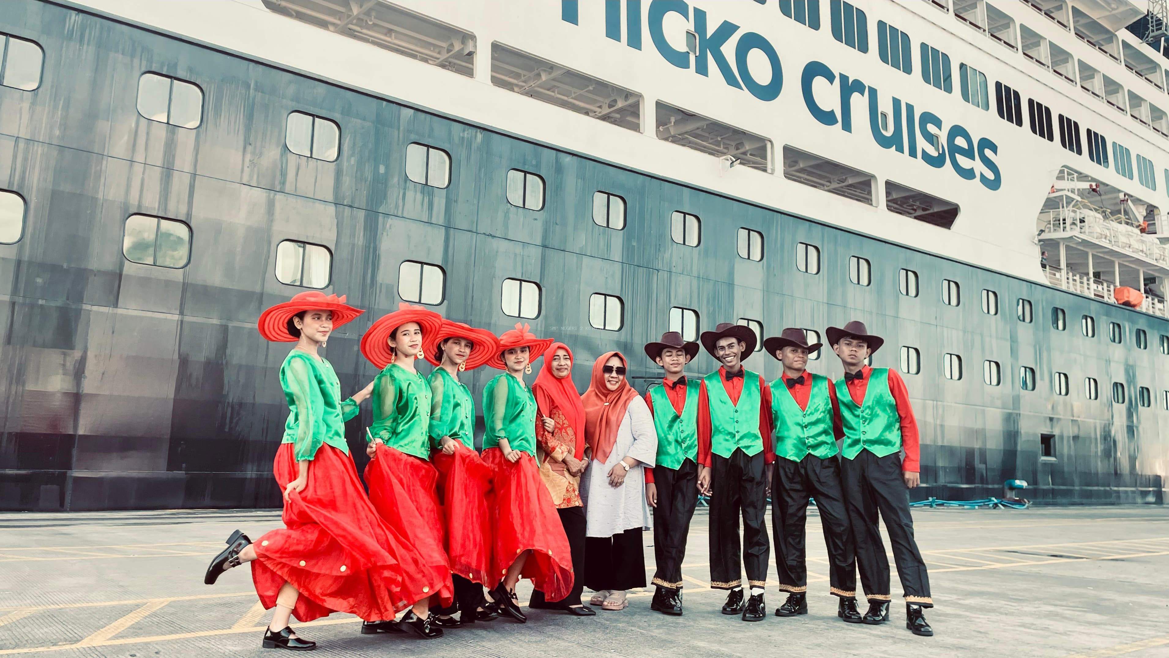 Tarian Penyambutan Kapal Pesiar  MV Vasco Da Gama